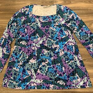 Logo by Lori Goldstein top.  Size: M.  NWOT.